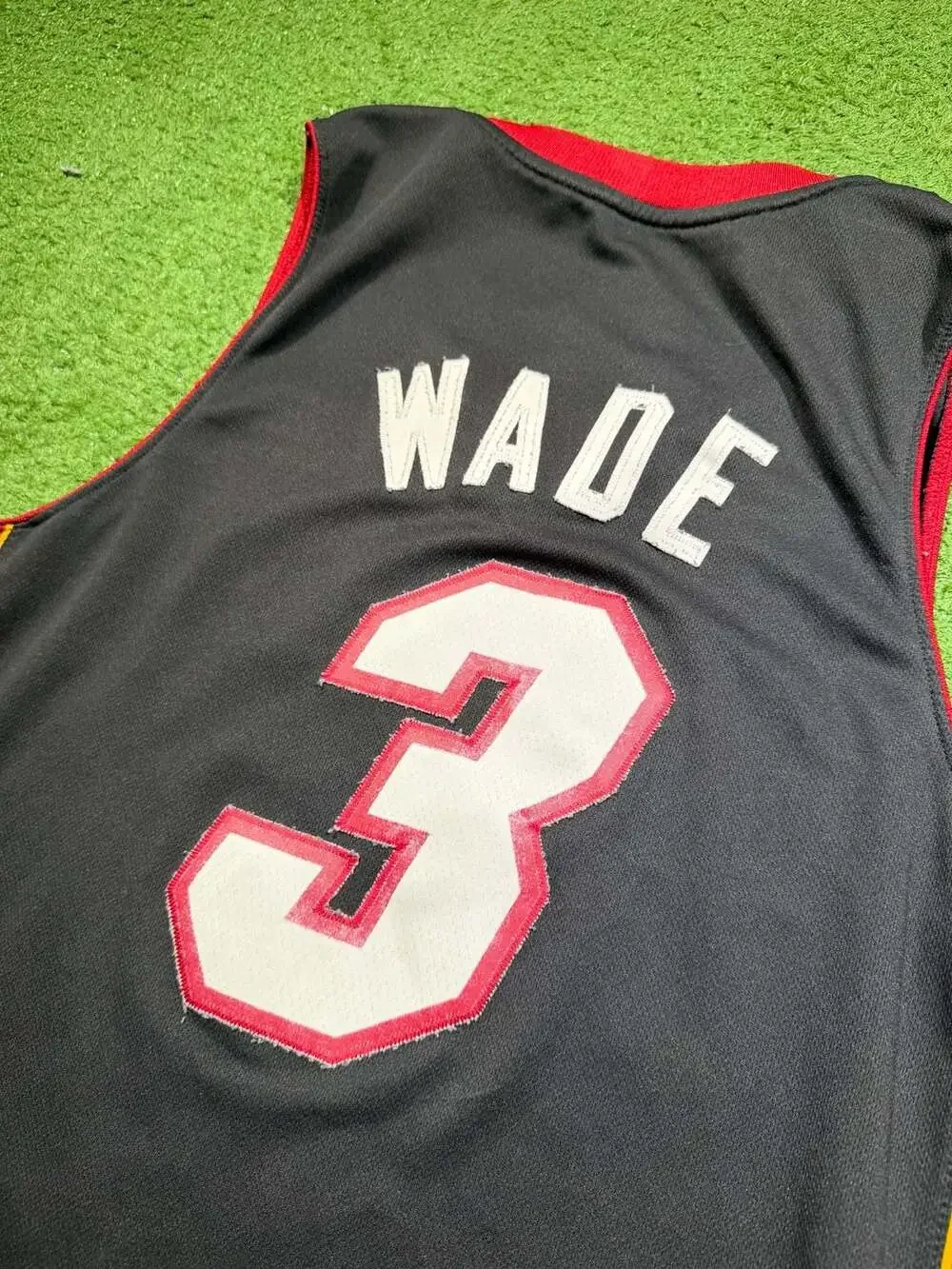 Adidas Dwyane Wade Miami Heat #3 Black Swingman NBA Jersey Men's Medium